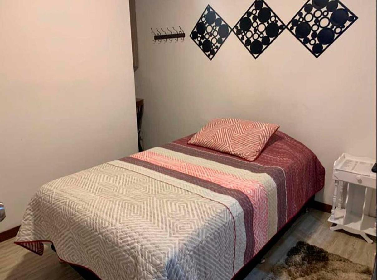 Hotel Alcatraz Yarumal Szoba fotó