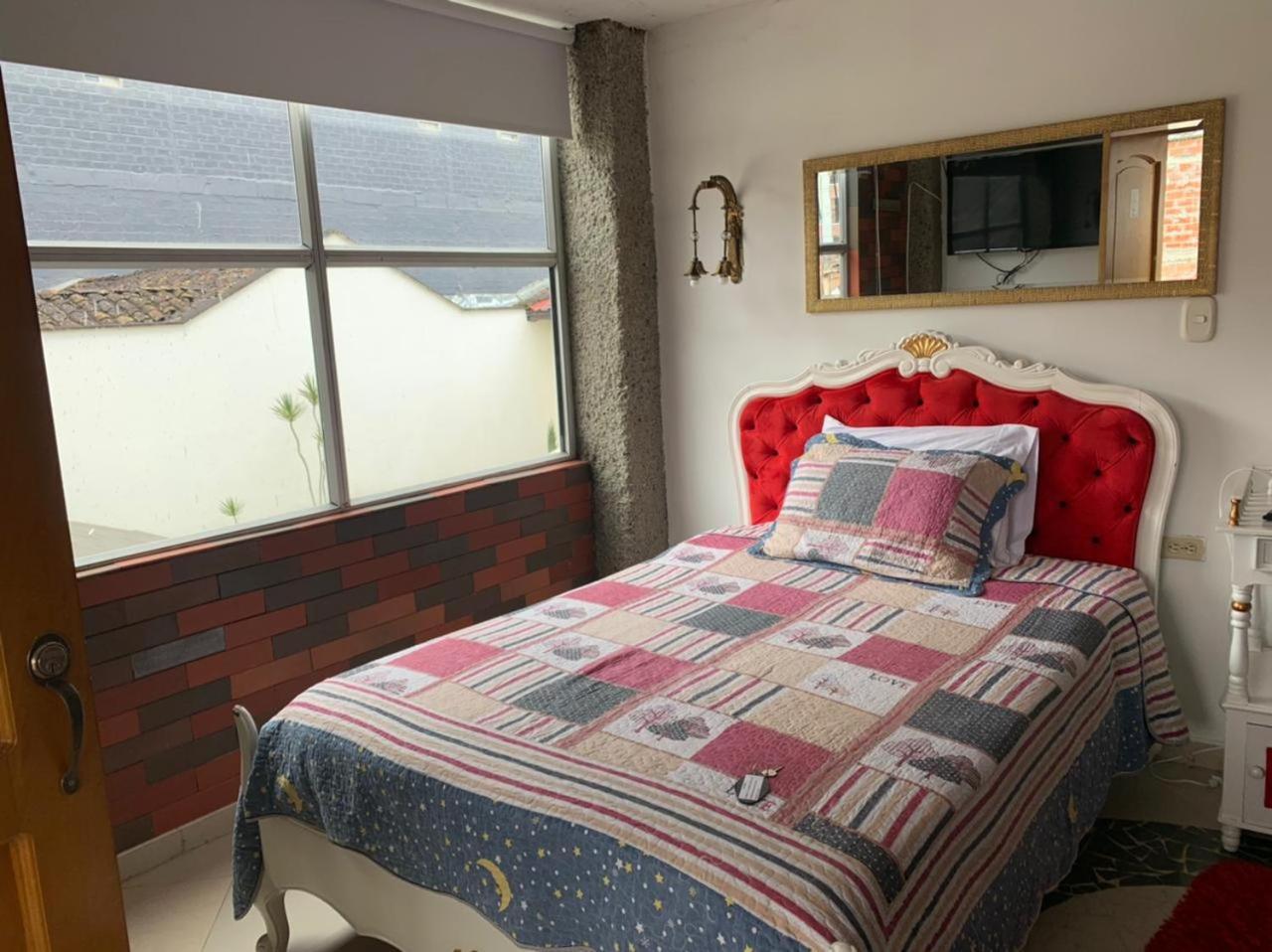 Hotel Alcatraz Yarumal Szoba fotó